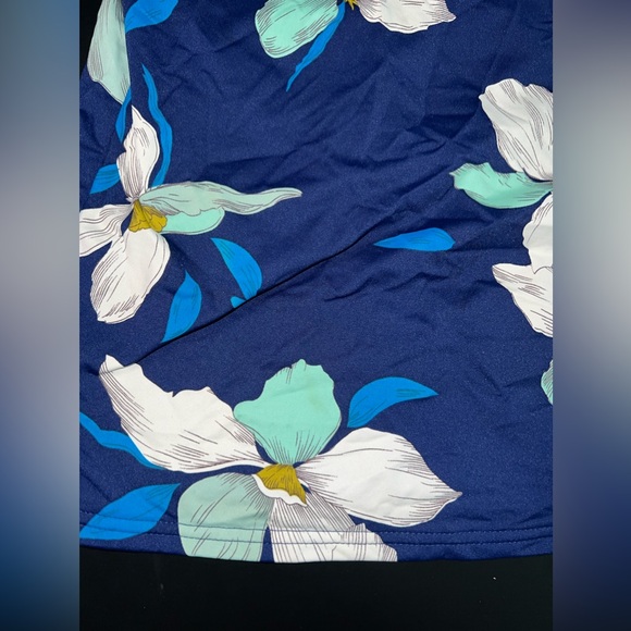 Land's End Navy floral tankini top Size 4 EUC - Picture 3 of 5
